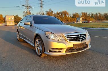 Седан Mercedes-Benz E-Class 2012 в Киеве