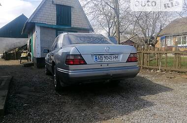 Седан Mercedes-Benz E-Class 1995 в Казатине