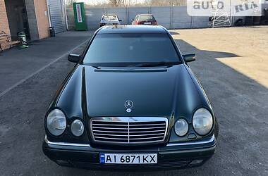 Седан Mercedes-Benz E-Class 1996 в Києві