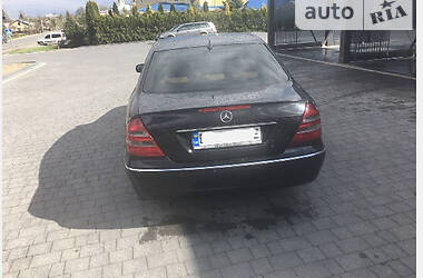 Седан Mercedes-Benz E-Class 2004 в Долине