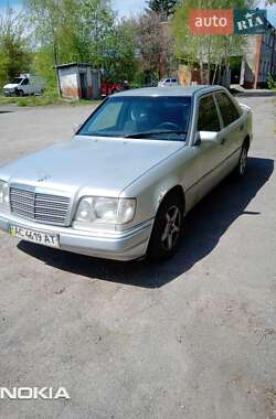 Седан Mercedes-Benz E-Class 1987 в Виннице