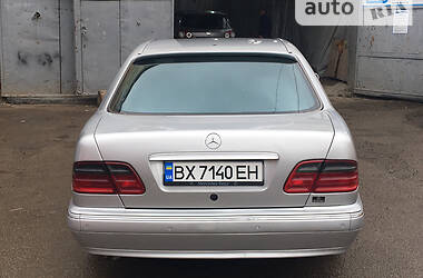 Седан Mercedes-Benz E-Class 2001 в Тернополе