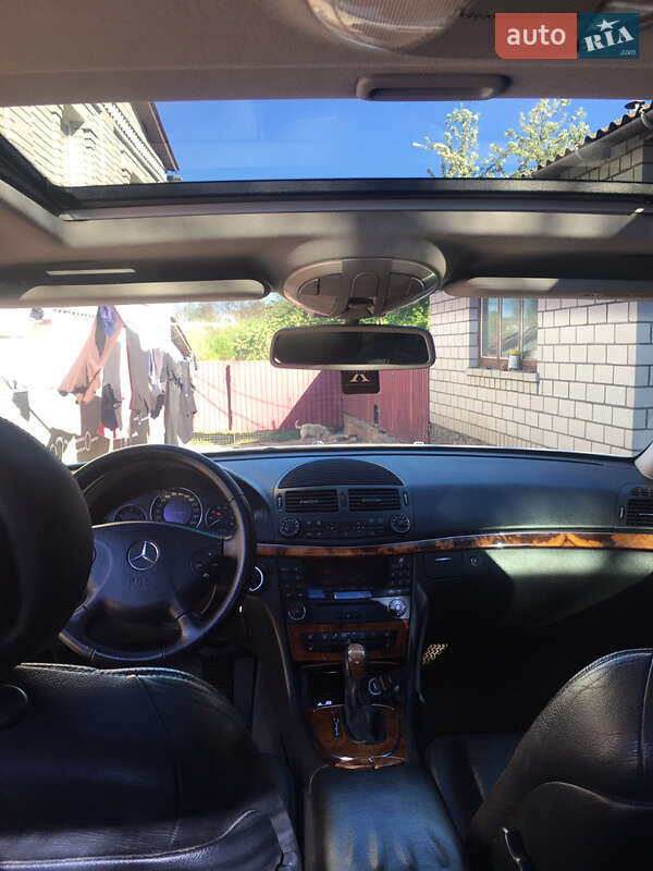 Седан Mercedes-Benz E-Class 2003 в Рокитному