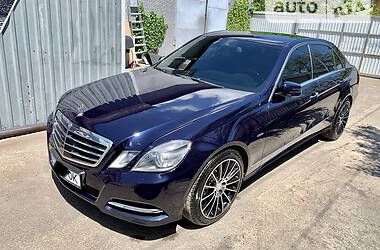 Седан Mercedes-Benz E-Class 2010 в Одессе