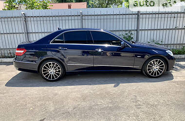 Седан Mercedes-Benz E-Class 2010 в Одессе