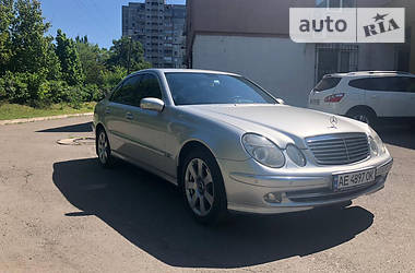 Седан Mercedes-Benz E-Class 2003 в Кривом Роге