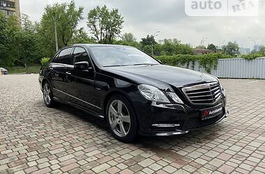 Седан Mercedes-Benz E-Class 2012 в Києві