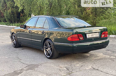 Седан Mercedes-Benz E-Class 1996 в Киеве