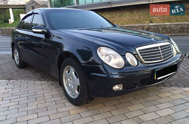 Седан Mercedes-Benz E-Class 2002 в Киеве