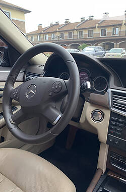 Седан Mercedes-Benz E-Class 2012 в Киеве
