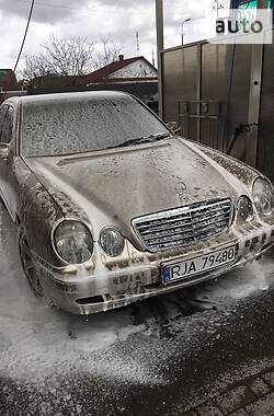 Седан Mercedes-Benz E-Class 2000 в Любешове