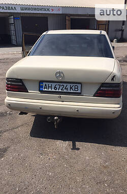 Седан Mercedes-Benz E-Class 1988 в Торецьку