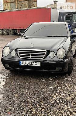 Седан Mercedes-Benz E-Class 1999 в Иршаве