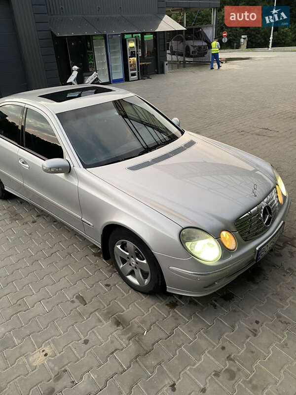 Седан Mercedes-Benz E-Class 2004 в Тернополе