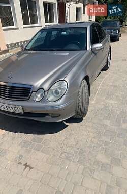 Седан Mercedes-Benz E-Class 2003 в Подольске