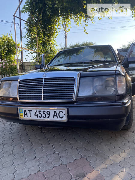 Седан Mercedes-Benz E-Class 1990 в Коломиї