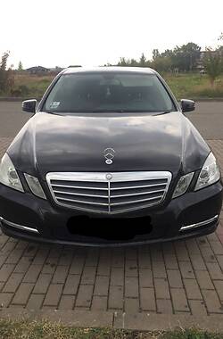 Седан Mercedes-Benz E-Class 2011 в Виноградові