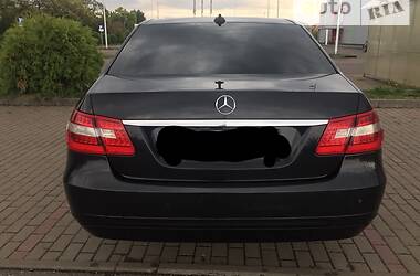 Седан Mercedes-Benz E-Class 2011 в Виноградові