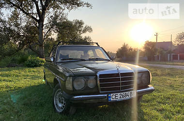 Седан Mercedes-Benz E-Class 1981 в Черновцах