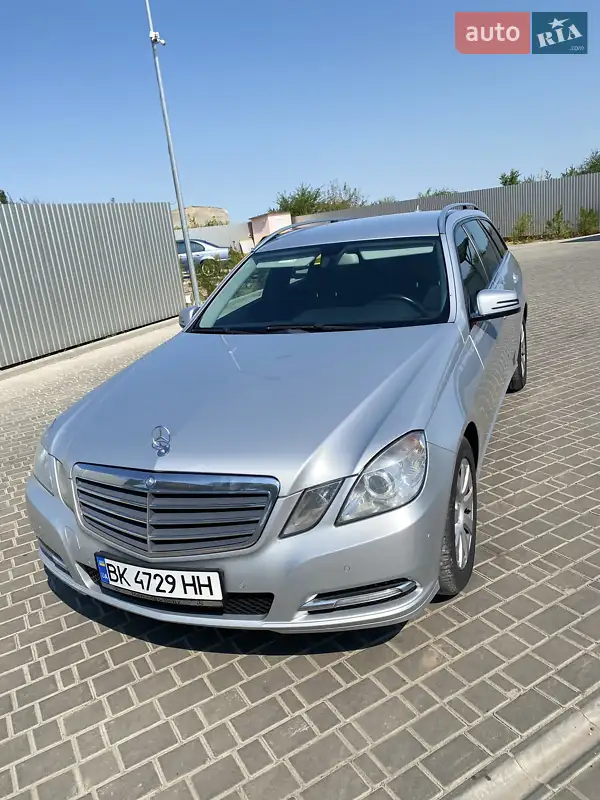 Универсал Mercedes-Benz E-Class 2012 в 