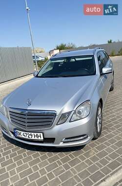 Универсал Mercedes-Benz E-Class 2012 в 