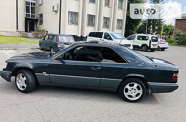 Купе Mercedes-Benz E-Class 1990 в 