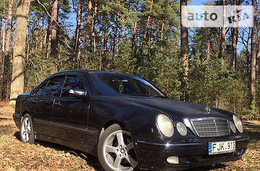 Седан Mercedes-Benz E-Class 2001 в Житомире