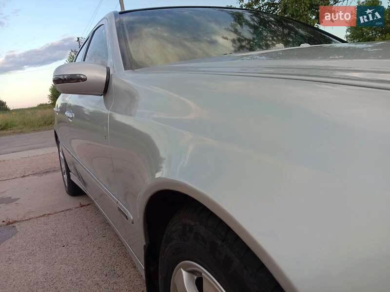 Седан Mercedes-Benz E-Class 2002 в Гадяче