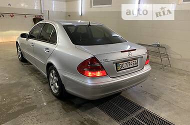 Седан Mercedes-Benz E-Class 2004 в Дрогобыче