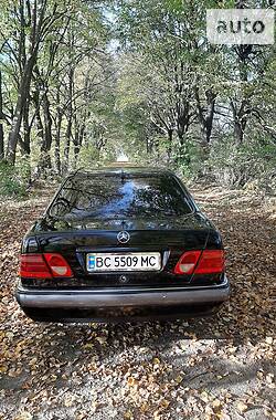 Седан Mercedes-Benz E-Class 1998 в Самборе