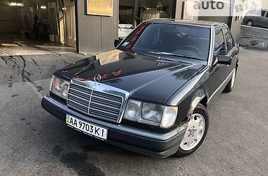 Седан Mercedes-Benz E-Class 1990 в Киеве