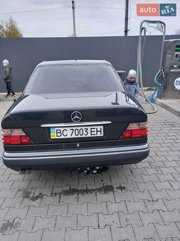 Седан Mercedes-Benz E-Class 1995 в Шептицькому