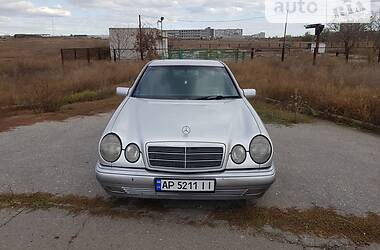 Седан Mercedes-Benz E-Class 1998 в Бердянске