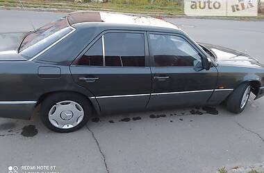 Седан Mercedes-Benz E-Class 1991 в Владимир-Волынском