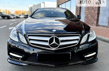 Купе Mercedes-Benz E-Class 2012 в 