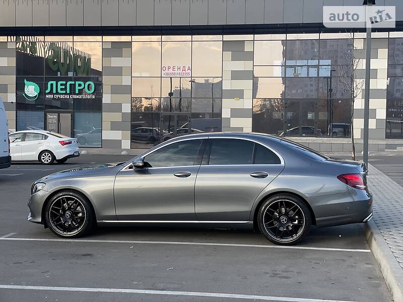 Седан Mercedes-Benz E-Class 2017 в Києві