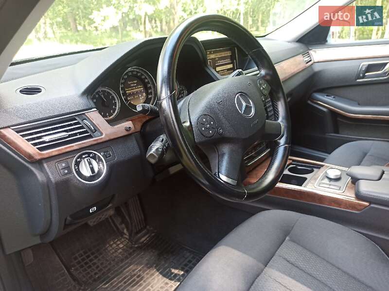 Универсал Mercedes-Benz E-Class 2011 в Киеве