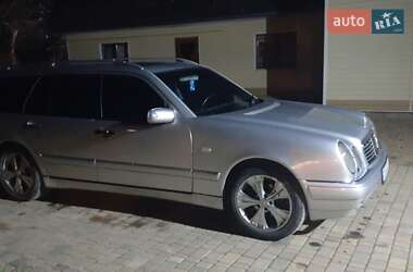 Универсал Mercedes-Benz E-Class 1998 в Черновцах