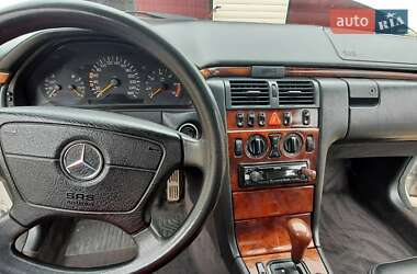 Универсал Mercedes-Benz E-Class 1998 в Черновцах