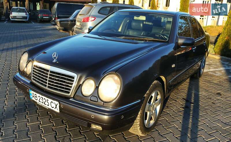 Седан Mercedes-Benz E-Class 1998 в Черновцах