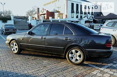 Седан Mercedes-Benz E-Class 1998 в Чернівцях