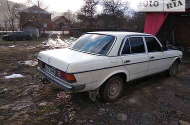 Седан Mercedes-Benz E-Class 1983 в Івано-Франківську