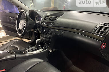 Седан Mercedes-Benz E-Class 2004 в 