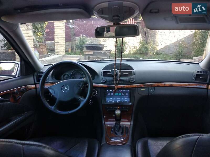 Седан Mercedes-Benz E-Class 2004 в Умані
