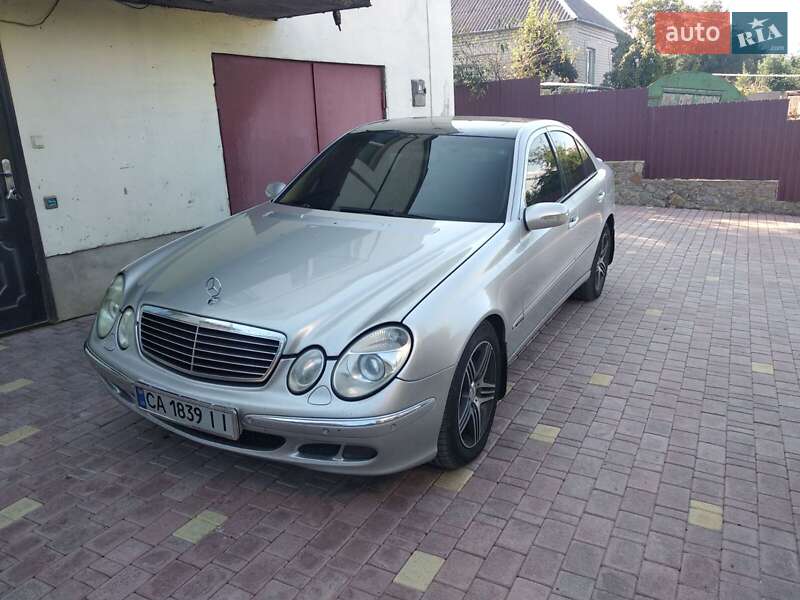 Седан Mercedes-Benz E-Class 2004 в Умани