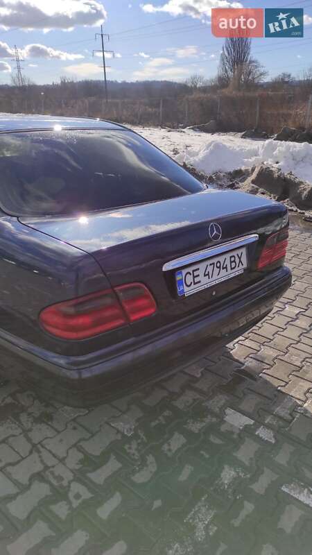Седан Mercedes-Benz E-Class 2001 в Черновцах