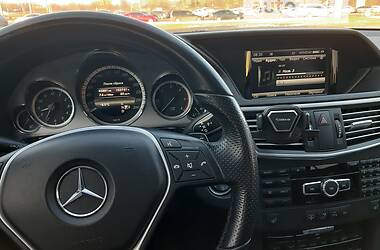 Седан Mercedes-Benz E-Class 2012 в Киеве