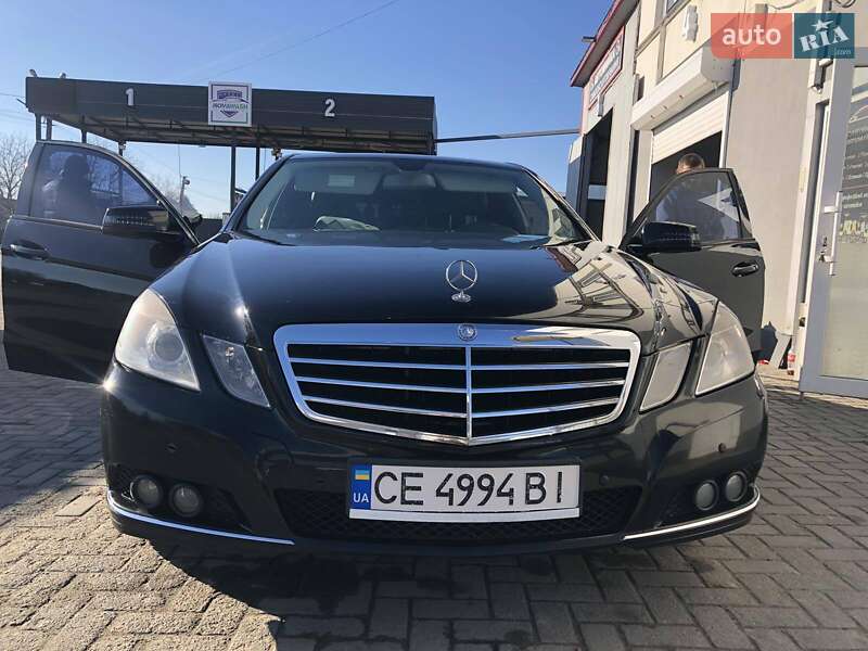 Седан Mercedes-Benz E-Class 2011 в Чернівцях
