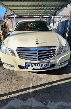 Седан Mercedes-Benz E-Class 2012 в Дніпрі