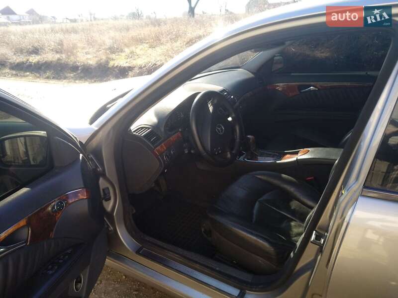 Седан Mercedes-Benz E-Class 2004 в Одессе